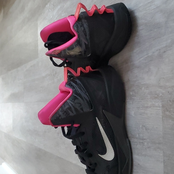 Nike hyperfuse basketball shoes - Picture 3 of 7